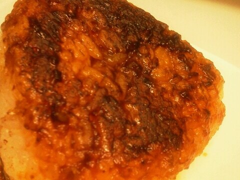 広島県　牡蠣醤油で焼おにぎり